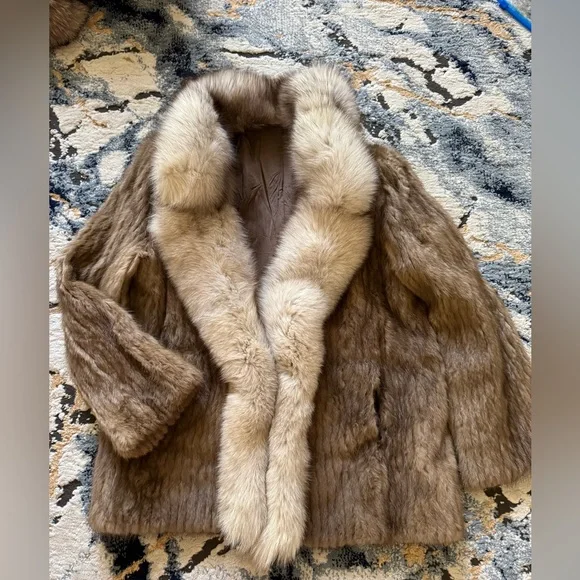 Brown stripped mink fur jacket coat with blue Fox trim - Picture 15 of 16